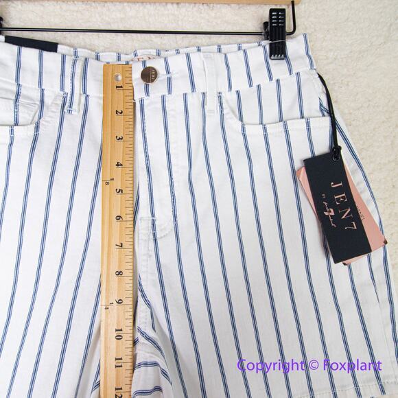 New! Jen 7 by 7 for all mankind shorts white with blue stripes, women size‎ 4 - Picture 3 of 11